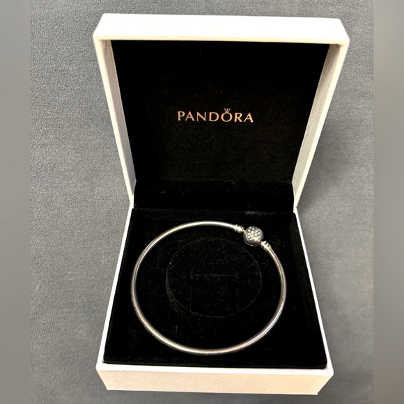 Limited edition Pandora "You Melt My Heart" Bangle with heart clasp, box incl. - Picture 3 of 3